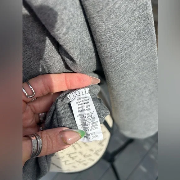 Caramelo “Apparently I Have An Attitude” Funny Sweatshirt PERFECT CONDITION! - Picture 5 of 6